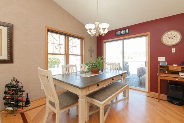 N29W22090 Kathryn COURT, Waukesha, WI 53186