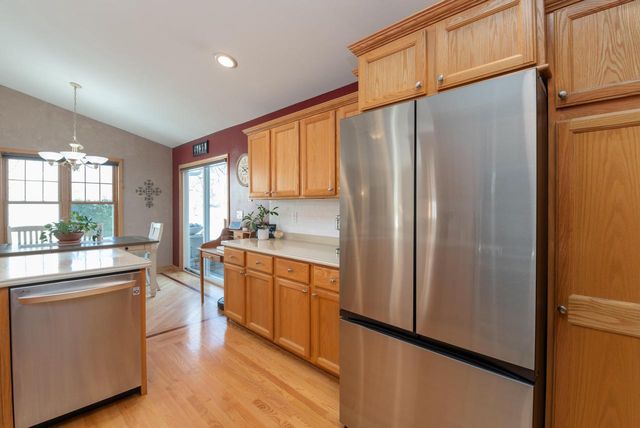 N29W22090 Kathryn COURT, Waukesha, WI 53186