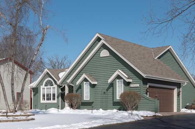 N29W22090 Kathryn COURT, Waukesha, WI 53186