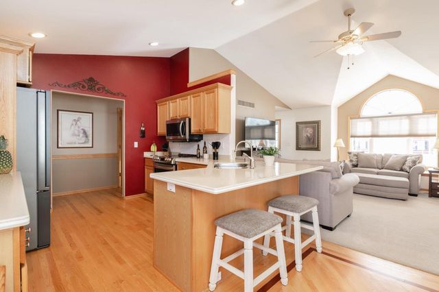 N29W22090 Kathryn COURT, Waukesha, WI 53186