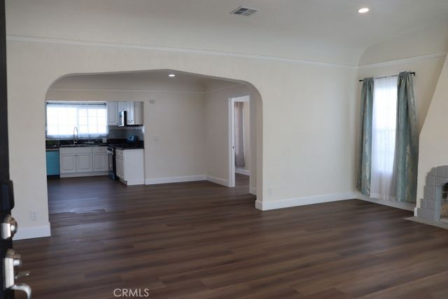 1917 W 74th, Los Angeles, CA 90047