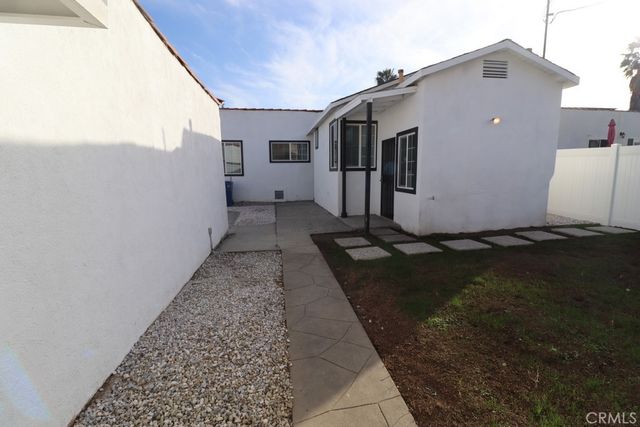 1917 W 74th, Los Angeles, CA 90047