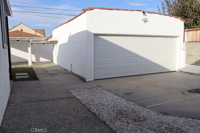 1917 W 74th, Los Angeles, CA 90047