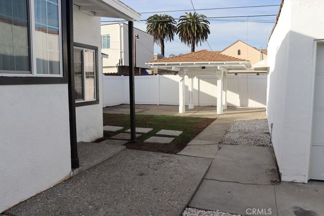 1917 W 74th, Los Angeles, CA 90047