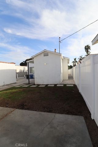 1917 W 74th, Los Angeles, CA 90047