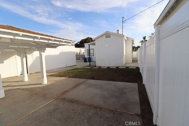 1917 W 74th, Los Angeles, CA 90047