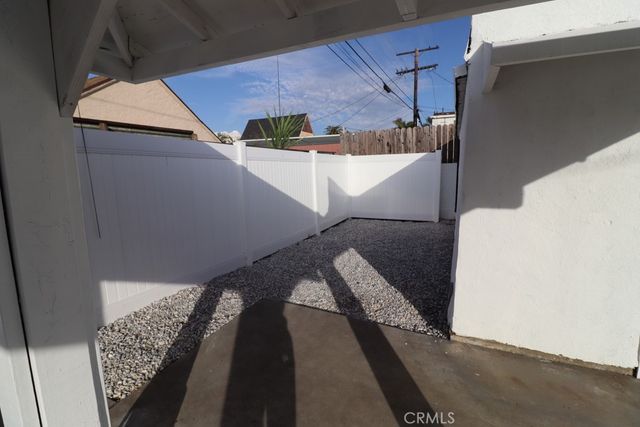 1917 W 74th, Los Angeles, CA 90047