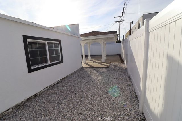 1917 W 74th, Los Angeles, CA 90047