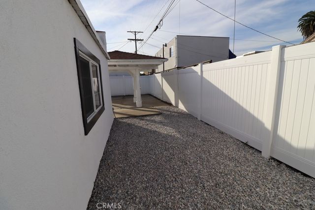 1917 W 74th, Los Angeles, CA 90047