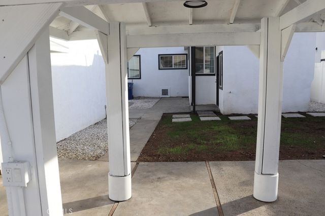 1917 W 74th, Los Angeles, CA 90047