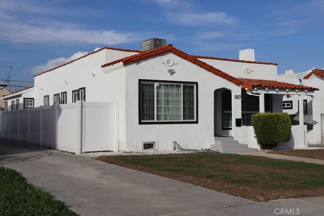 1917 W 74th, Los Angeles, CA 90047