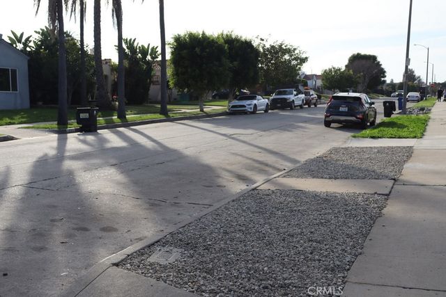 1917 W 74th, Los Angeles, CA 90047