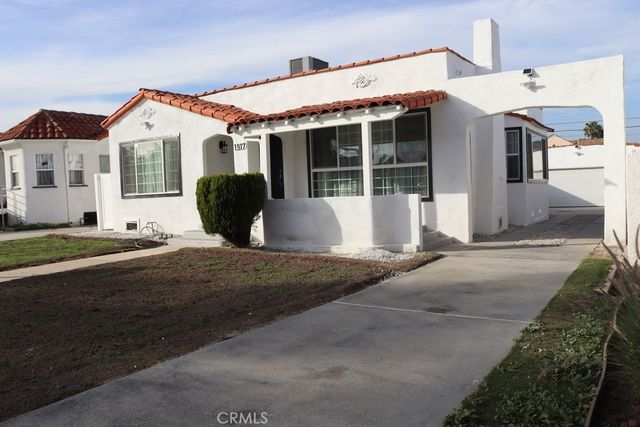 1917 W 74th, Los Angeles, CA 90047
