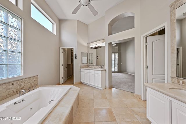 6057 E CAMPO BELLO Drive, Scottsdale, AZ 85254