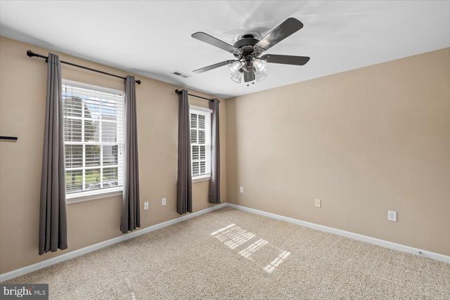 28 ROLLINGSIDE DR, Fredericksburg, VA 22406