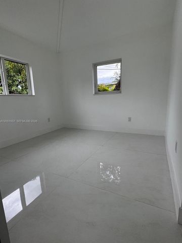 15615 NE 5th Court B, Miami, FL 33162