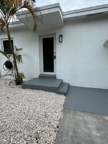 15615 NE 5th Court B, Miami, FL 33162