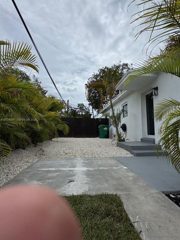 15615 NE 5th Court B, Miami, FL 33162