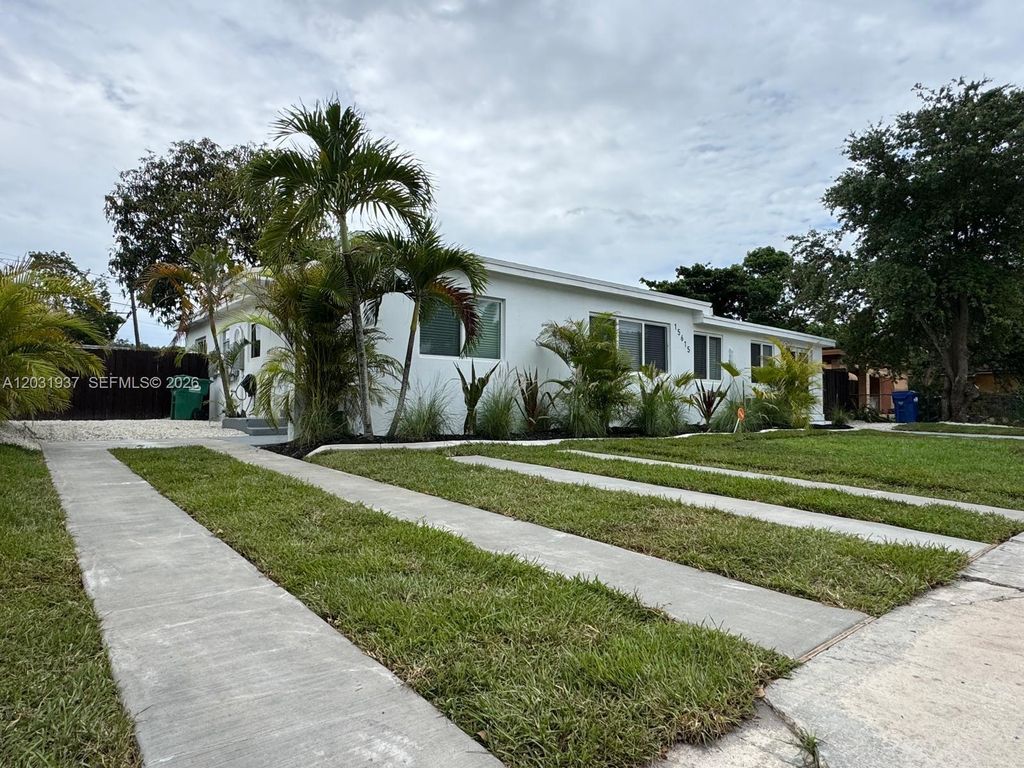 15615 NE 5th Court B, Miami, FL 33162