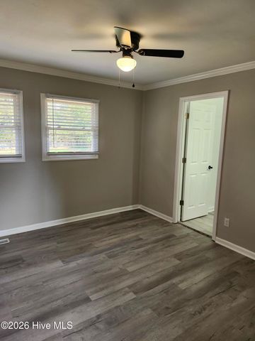 909 Adelaide Drive, Wilmington, NC 28412