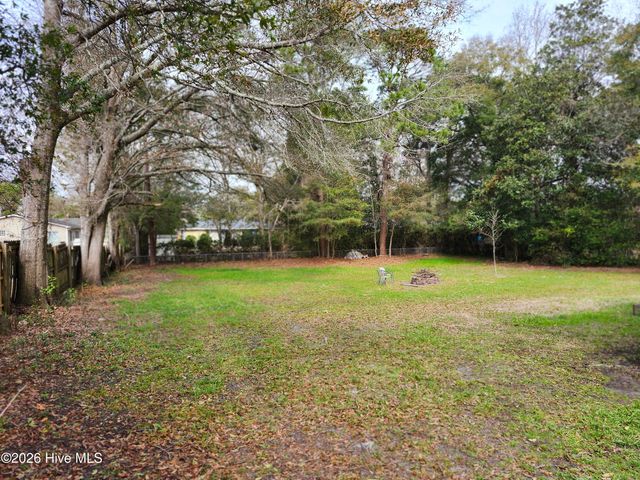 909 Adelaide Drive, Wilmington, NC 28412