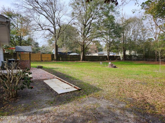 909 Adelaide Drive, Wilmington, NC 28412