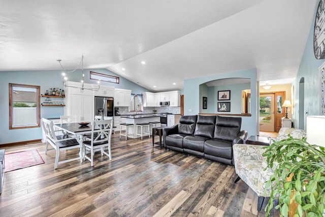 N1734 HOT SPRINGS COURT, Greenville, WI 54942