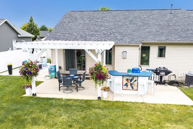 N1734 HOT SPRINGS COURT, Greenville, WI 54942