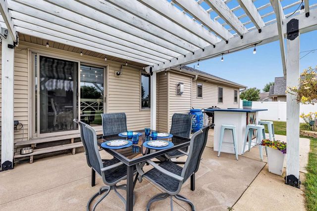 N1734 HOT SPRINGS COURT, Greenville, WI 54942