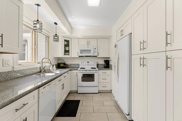 3621 Vista Campana S 12, Oceanside, CA 92057