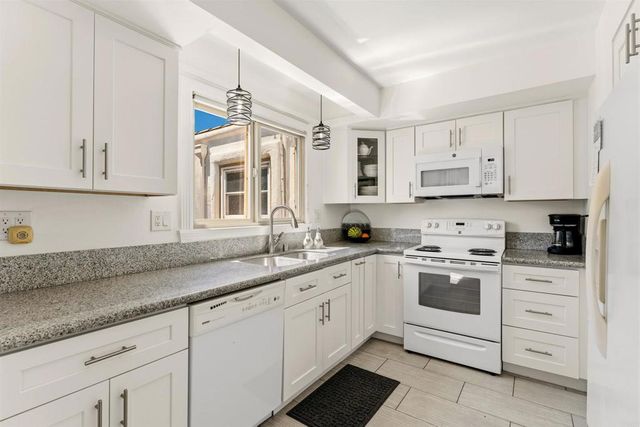 3621 Vista Campana S 12, Oceanside, CA 92057