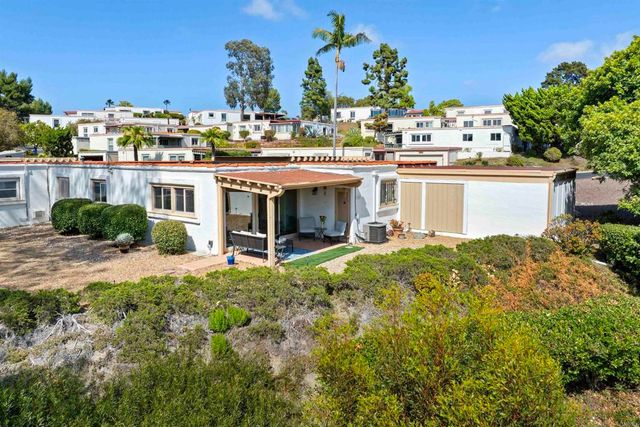 3621 Vista Campana S 12, Oceanside, CA 92057