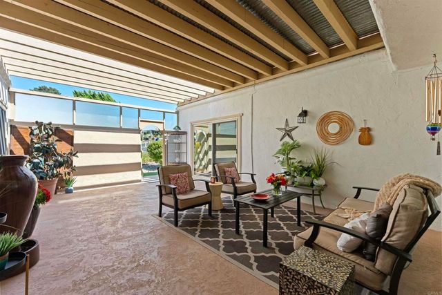 3621 Vista Campana S 12, Oceanside, CA 92057