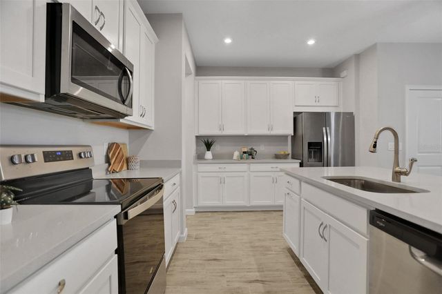 5615 BROOKLET WOODS DRIVE, Wesley Chapel, FL 33545