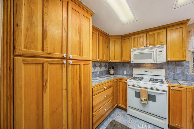 1134 Scenic Way, Rimforest, CA 92378