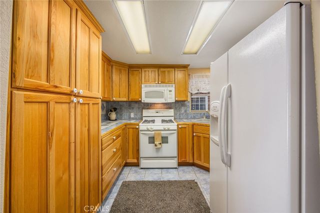 1134 Scenic Way, Rimforest, CA 92378