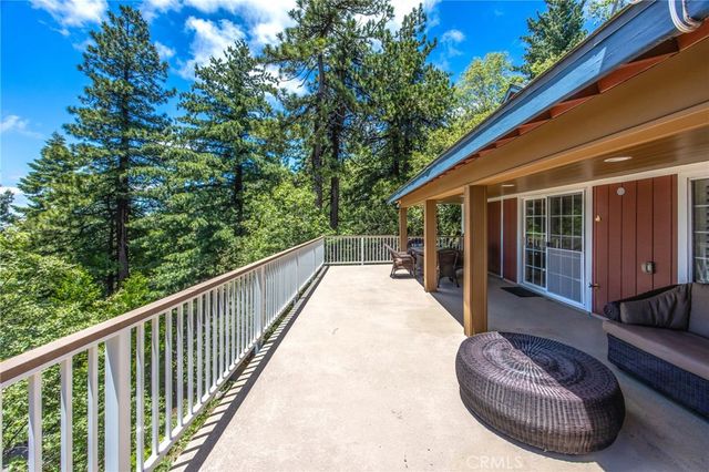 1134 Scenic Way, Rimforest, CA 92378