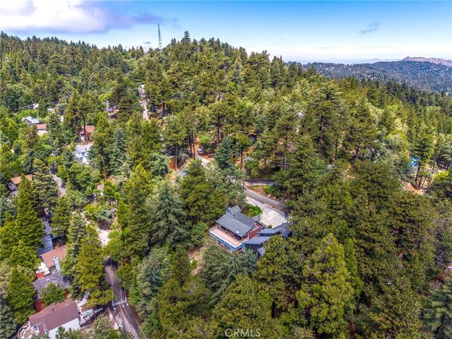 1134 Scenic Way, Rimforest, CA 92378