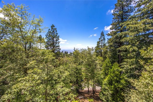 1134 Scenic Way, Rimforest, CA 92378