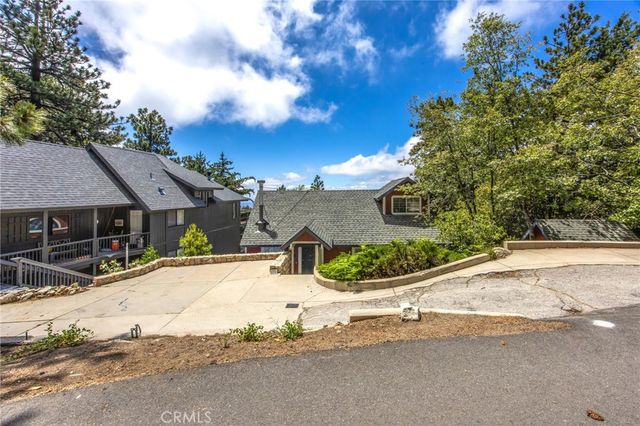 1134 Scenic Way, Rimforest, CA 92378