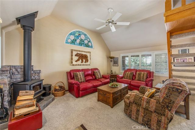 1134 Scenic Way, Rimforest, CA 92378
