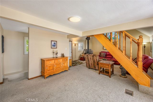 1134 Scenic Way, Rimforest, CA 92378