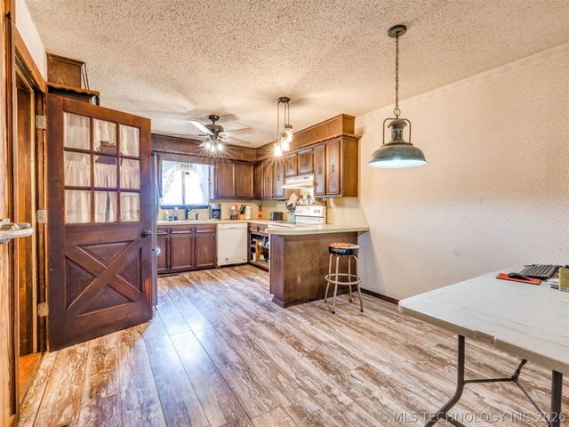 9205 S Highway 28, Chelsea, OK 74016