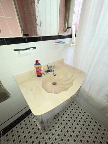 208 S Grand Avenue, Poughkeepsie, NY 12603