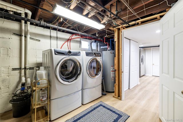 17 Roxbury Road, Rockville Centre, NY 11570