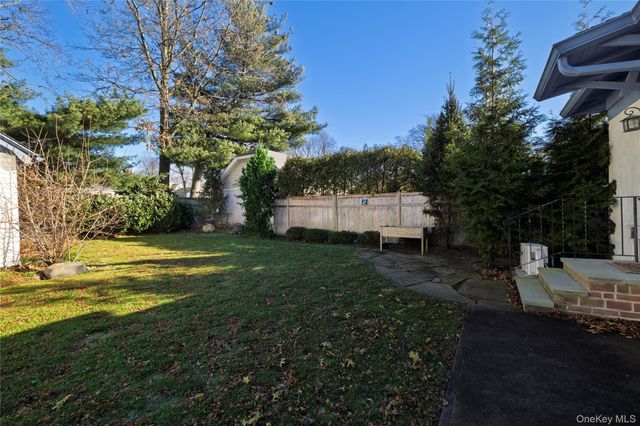 17 Roxbury Road, Rockville Centre, NY 11570