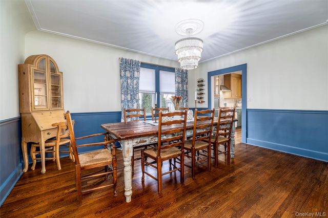 17 Roxbury Road, Rockville Centre, NY 11570