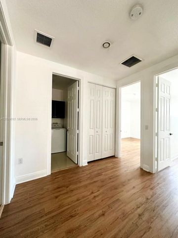 9825 NW 86th Ter, Doral, FL 33178