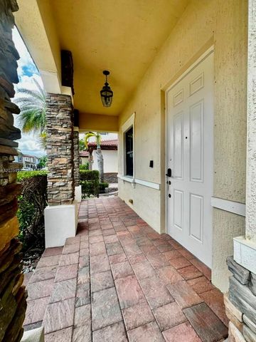 9825 NW 86th Ter, Doral, FL 33178