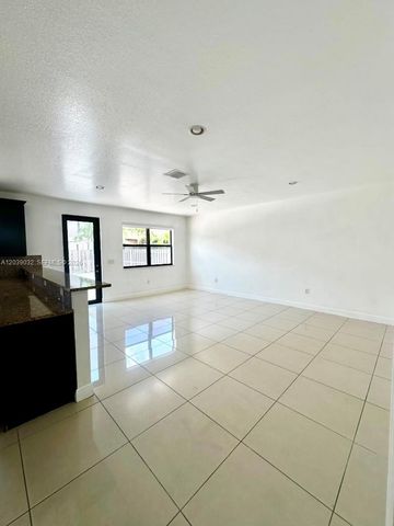 9825 NW 86th Ter, Doral, FL 33178